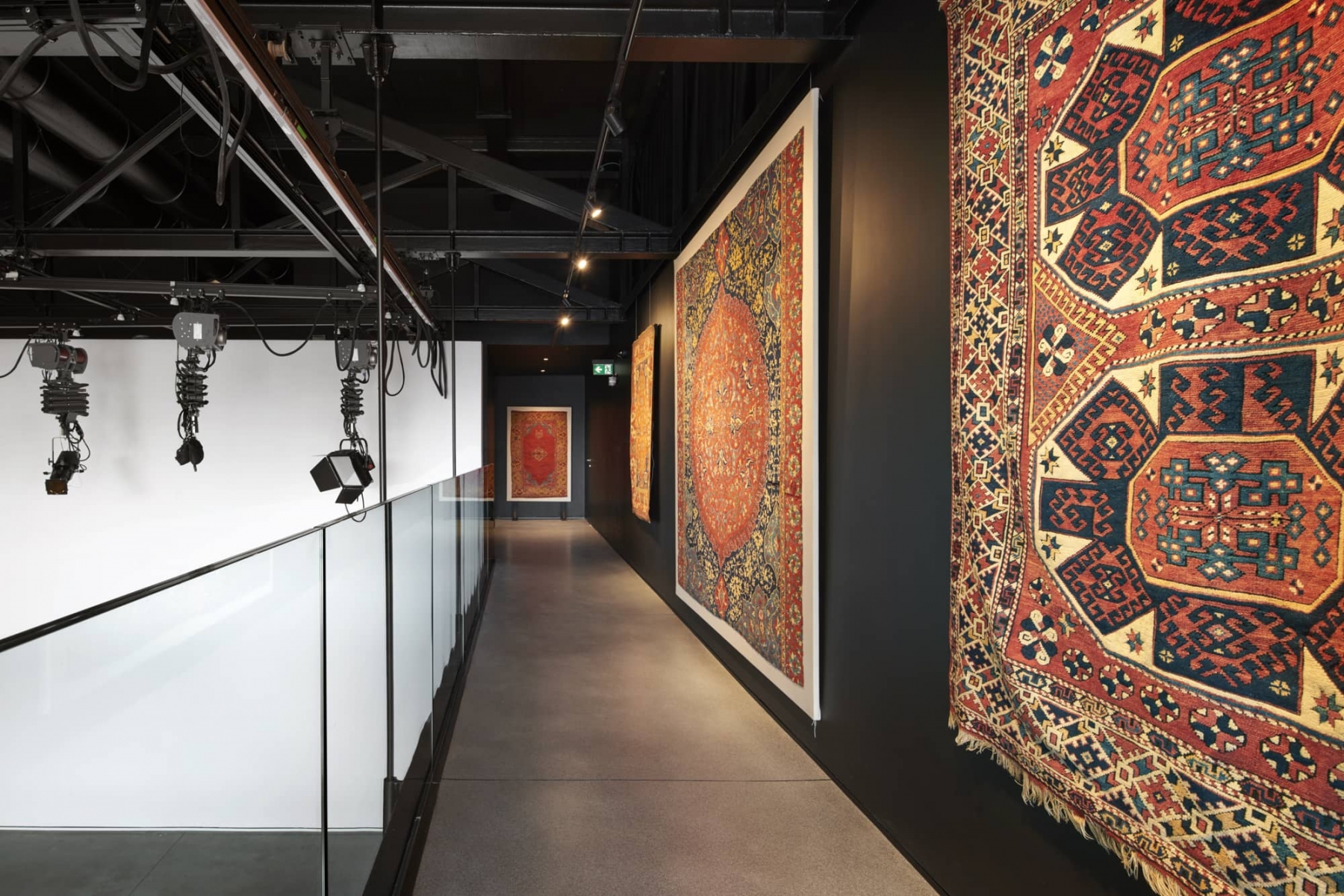 Museo-Mita-OBR-tappeti-sulla-doppia-altezza